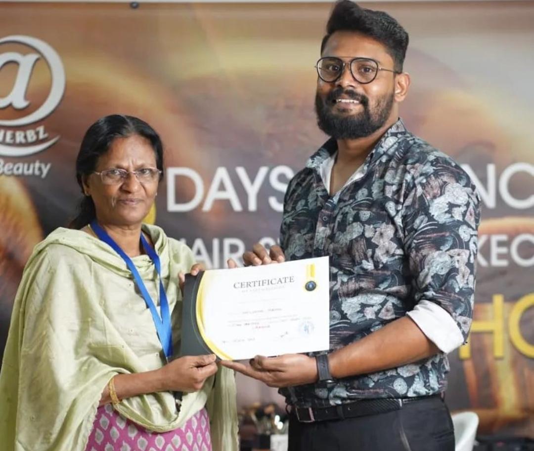 ROSE HI-TECH BEAUTY CARE THALAYOLAPARAMBU